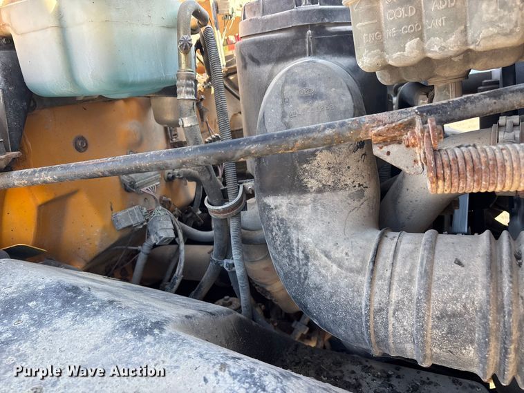 image for item DW7499 2001 GMC C8500 dump truck