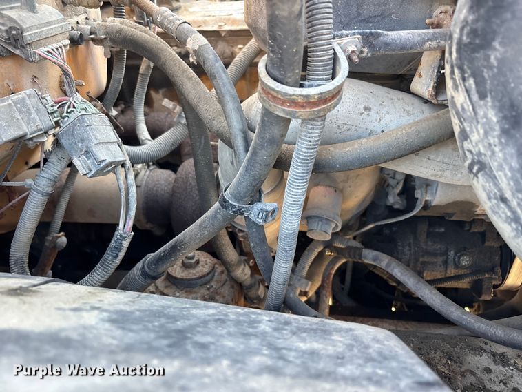 image for item DW7499 2001 GMC C8500 dump truck