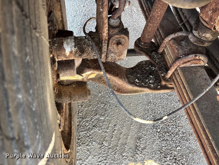 image for item DW7499 2001 GMC C8500 dump truck