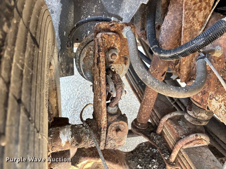 image for item DW7499 2001 GMC C8500 dump truck