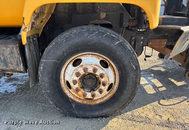 image for item DW7499 2001 GMC C8500 dump truck