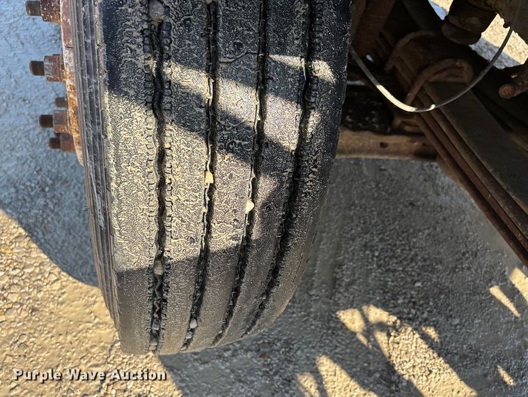 image for item DW7499 2001 GMC C8500 dump truck