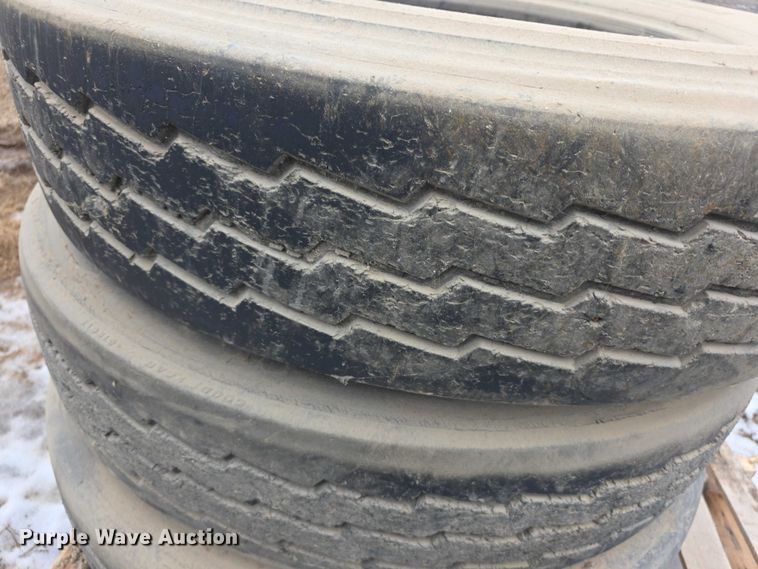 image for item DZ3814 (3) Bridgestone 285/75R24.5 tires