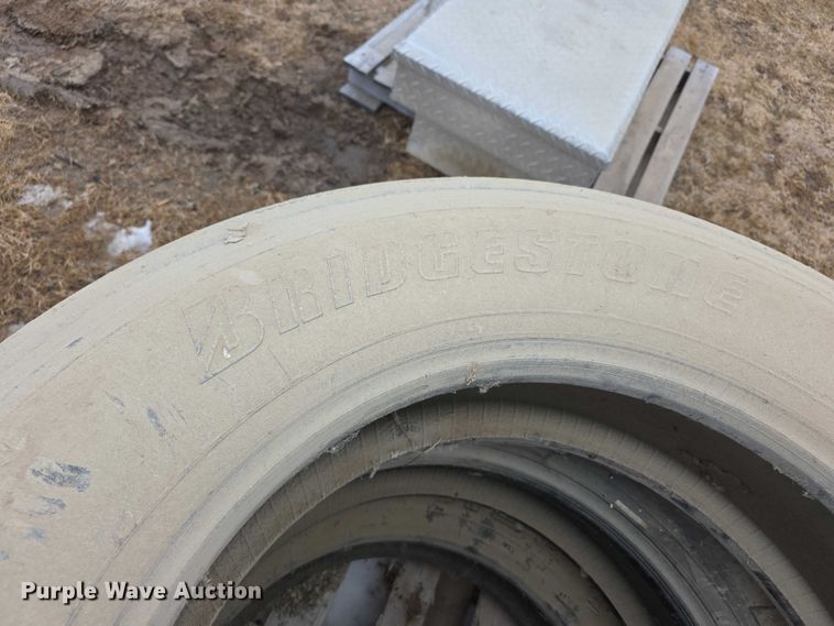 image for item DZ3814 (3) Bridgestone 285/75R24.5 tires