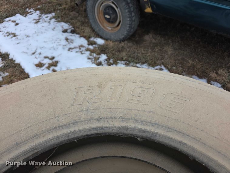 image for item DZ3814 (3) Bridgestone 285/75R24.5 tires