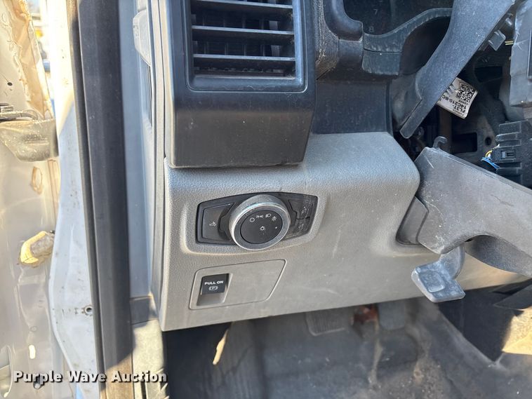 image for item DZ4274 2016 Ford F150 Ext. Cab pickup truck