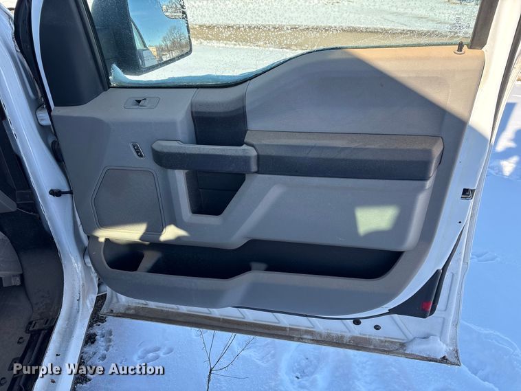 image for item DZ4274 2016 Ford F150 Ext. Cab pickup truck