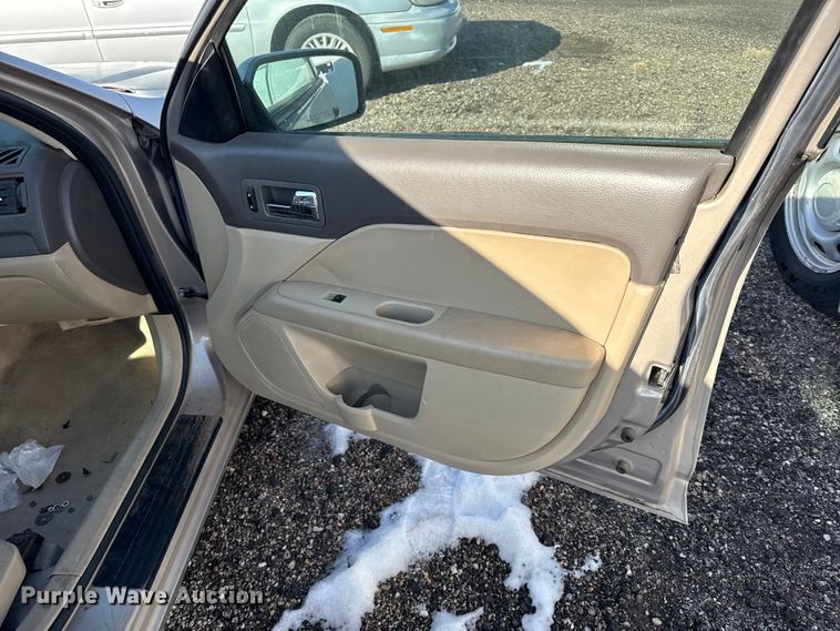 image for item DZ4275 2008 Ford Fusion 