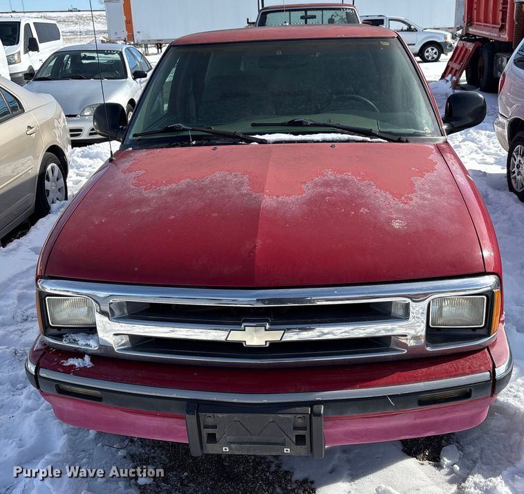 image for item DZ4276 1994 Chevrolet S10 pickup truck