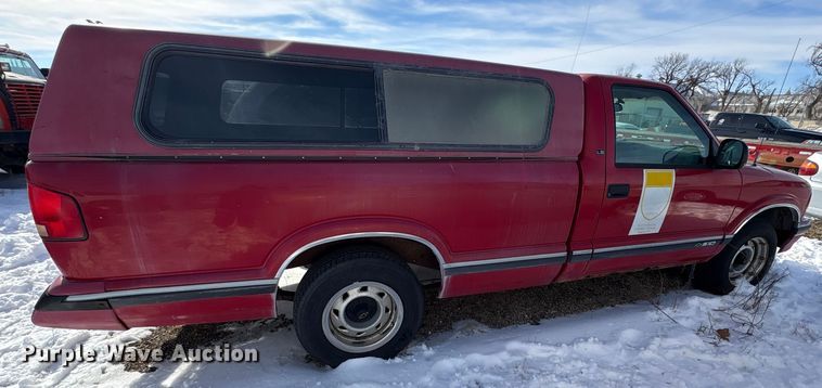 image for item DZ4276 1994 Chevrolet S10 pickup truck