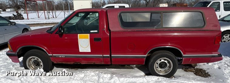 image for item DZ4276 1994 Chevrolet S10 pickup truck
