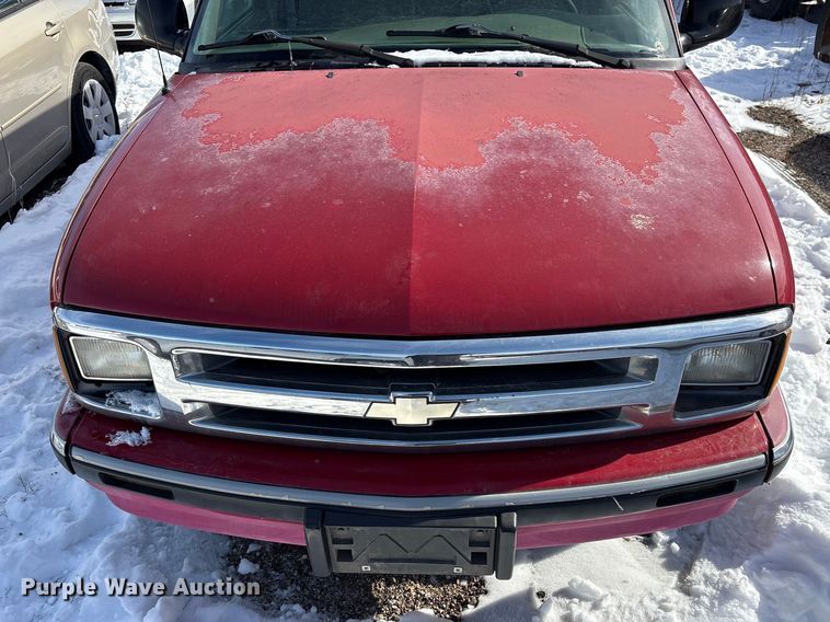 image for item DZ4276 1994 Chevrolet S10 pickup truck