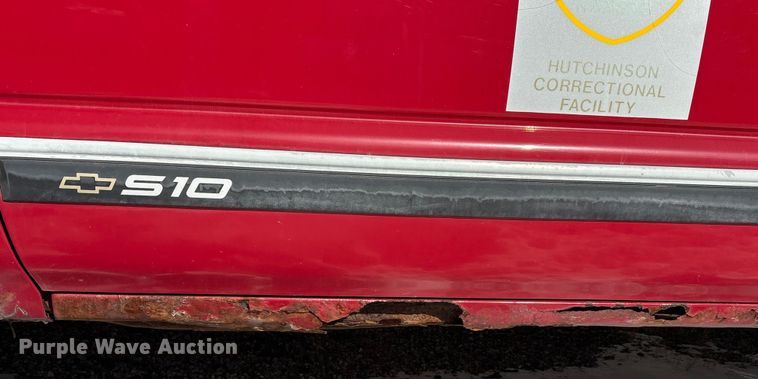 image for item DZ4276 1994 Chevrolet S10 pickup truck