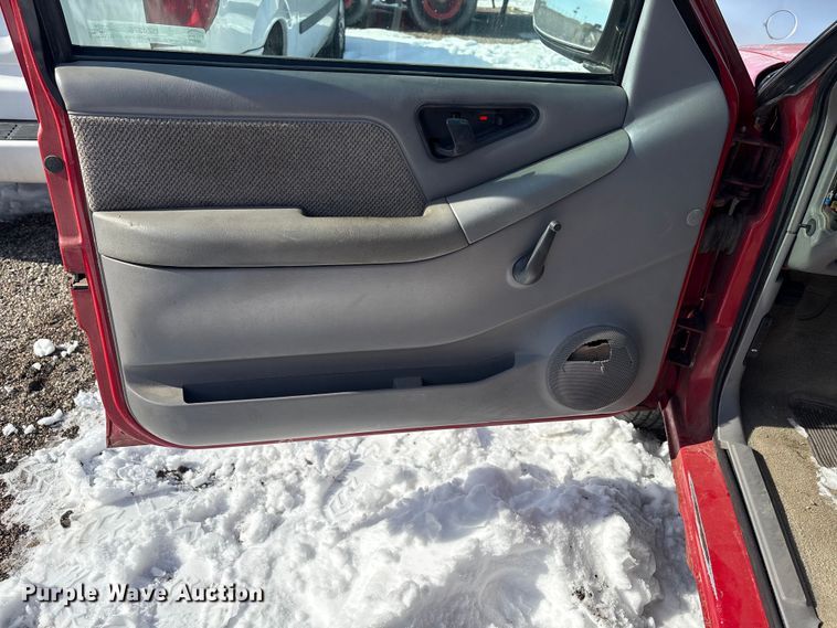 image for item DZ4276 1994 Chevrolet S10 pickup truck