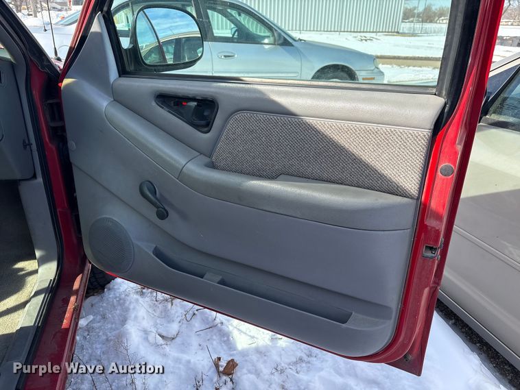 image for item DZ4276 1994 Chevrolet S10 pickup truck