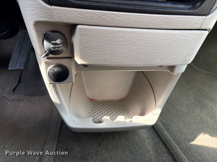 image for item DZ4277 2006 Dodge Grand Caravan van