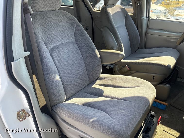 image for item DZ4277 2006 Dodge Grand Caravan van