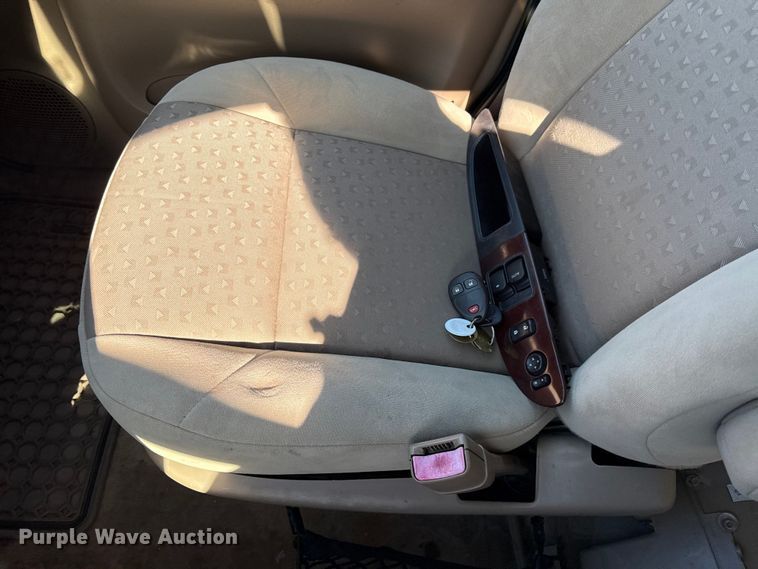 image for item DZ4278 2008 Chevrolet Uplander van