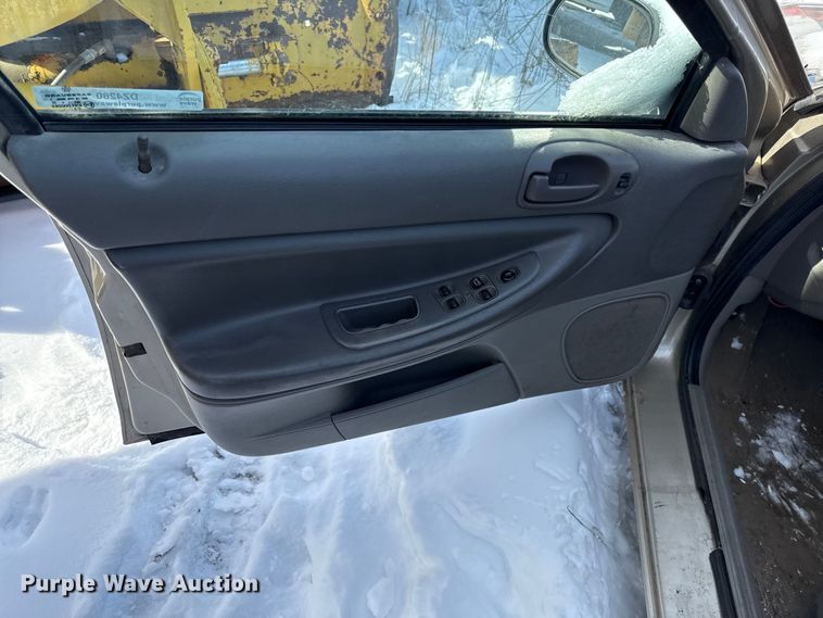 image for item DZ4280 2004 Dodge Stratus  