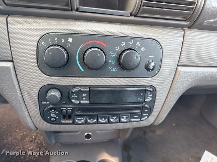 image for item DZ4280 2004 Dodge Stratus  