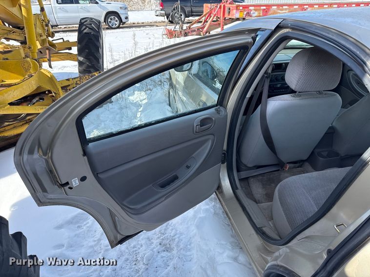 image for item DZ4280 2004 Dodge Stratus  