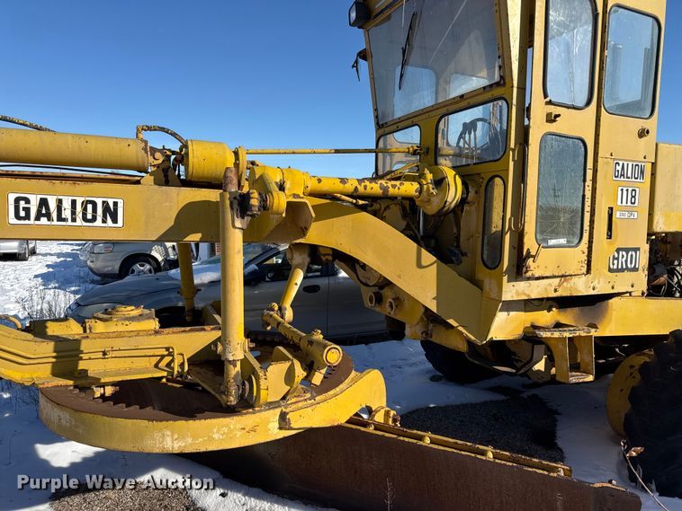 image for item DZ4281 1969 Galion 118 motor grader