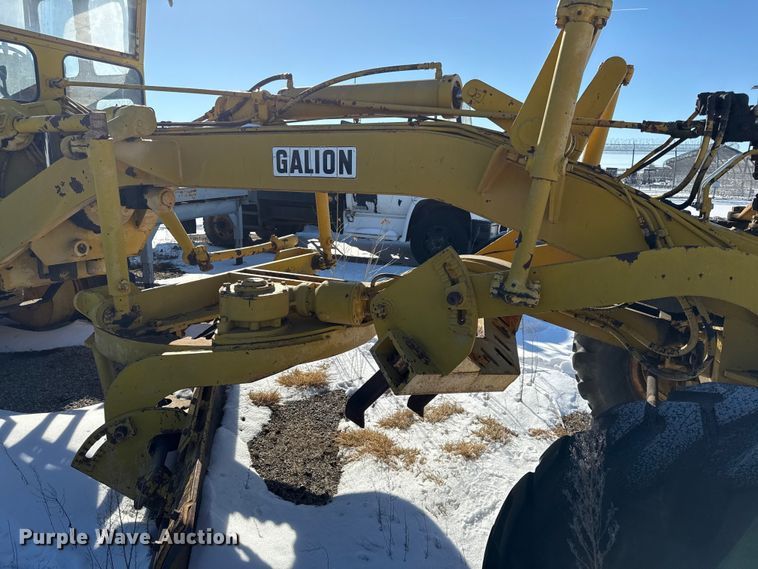 image for item DZ4281 1969 Galion 118 motor grader