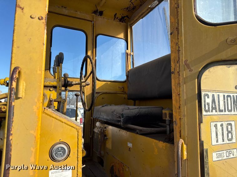image for item DZ4281 1969 Galion 118 motor grader