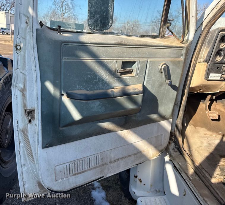 image for item DZ4282 1979 Chevrolet C60 flatbed truck