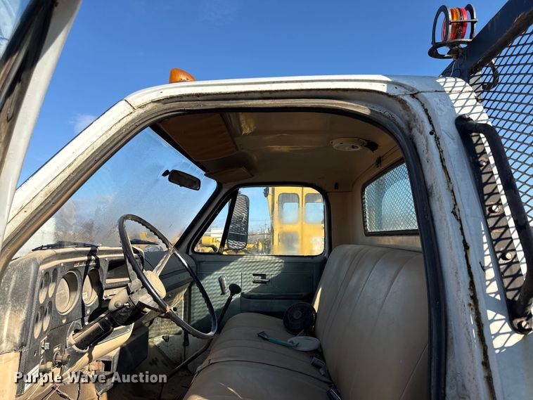 image for item DZ4282 1979 Chevrolet C60 flatbed truck