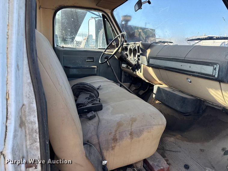 image for item DZ4282 1979 Chevrolet C60 flatbed truck