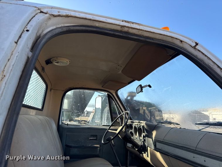 image for item DZ4282 1979 Chevrolet C60 flatbed truck