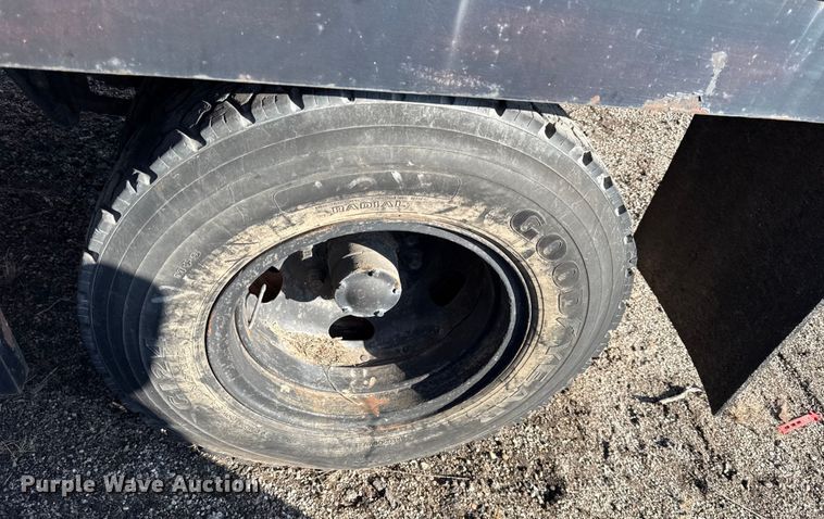 image for item DZ4282 1979 Chevrolet C60 flatbed truck