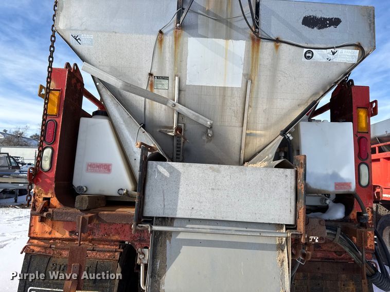 image for item DZ4284 1999 International 4900 dump truck