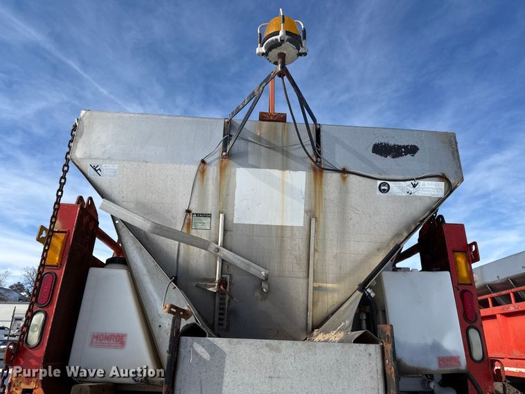 image for item DZ4284 1999 International 4900 dump truck