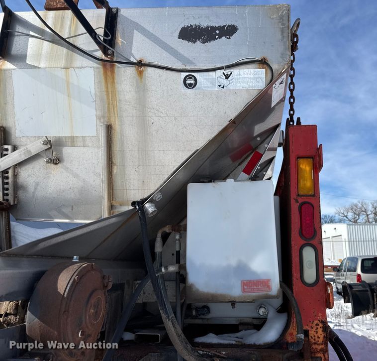 image for item DZ4284 1999 International 4900 dump truck