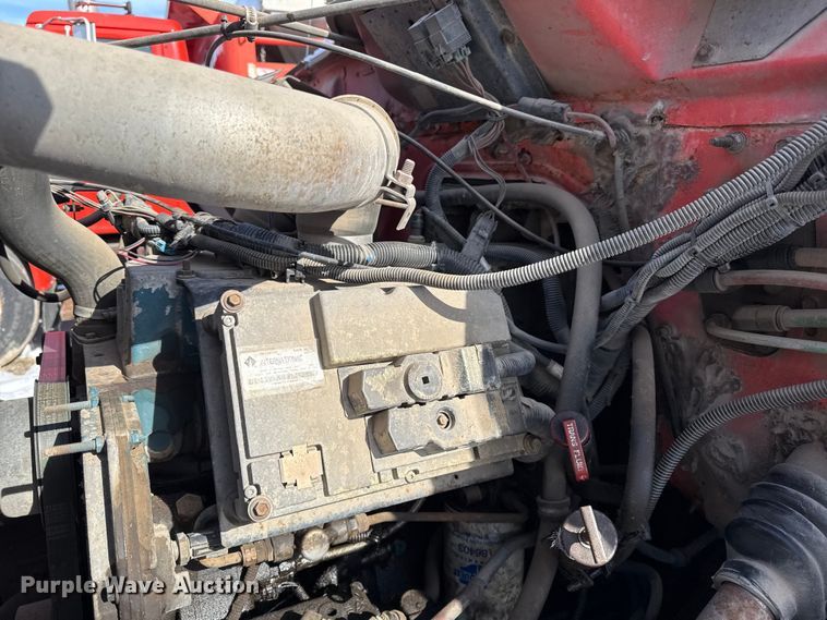 image for item DZ4284 1999 International 4900 dump truck