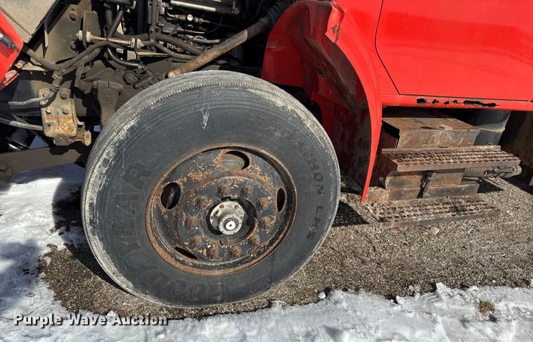 image for item DZ4284 1999 International 4900 dump truck