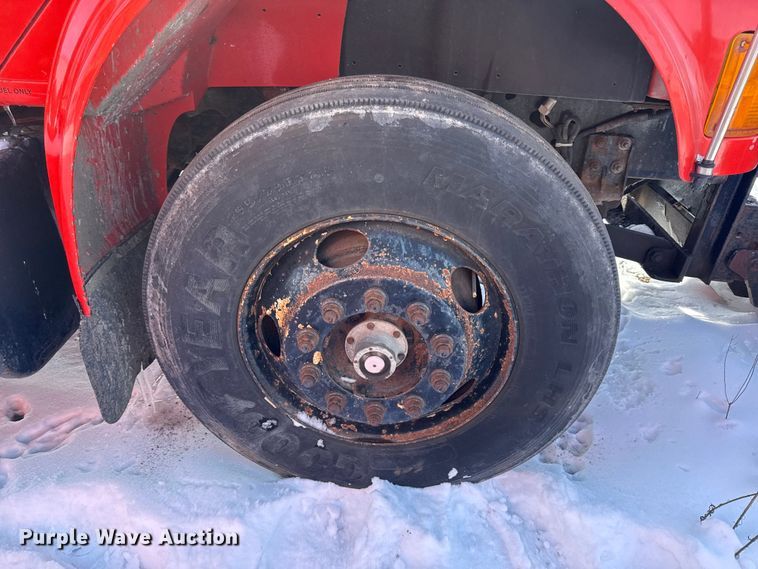 image for item DZ4284 1999 International 4900 dump truck