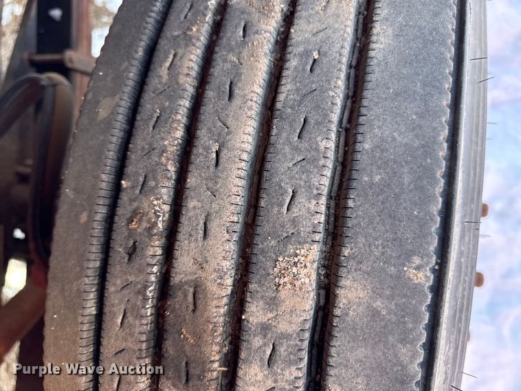 image for item DZ4284 1999 International 4900 dump truck