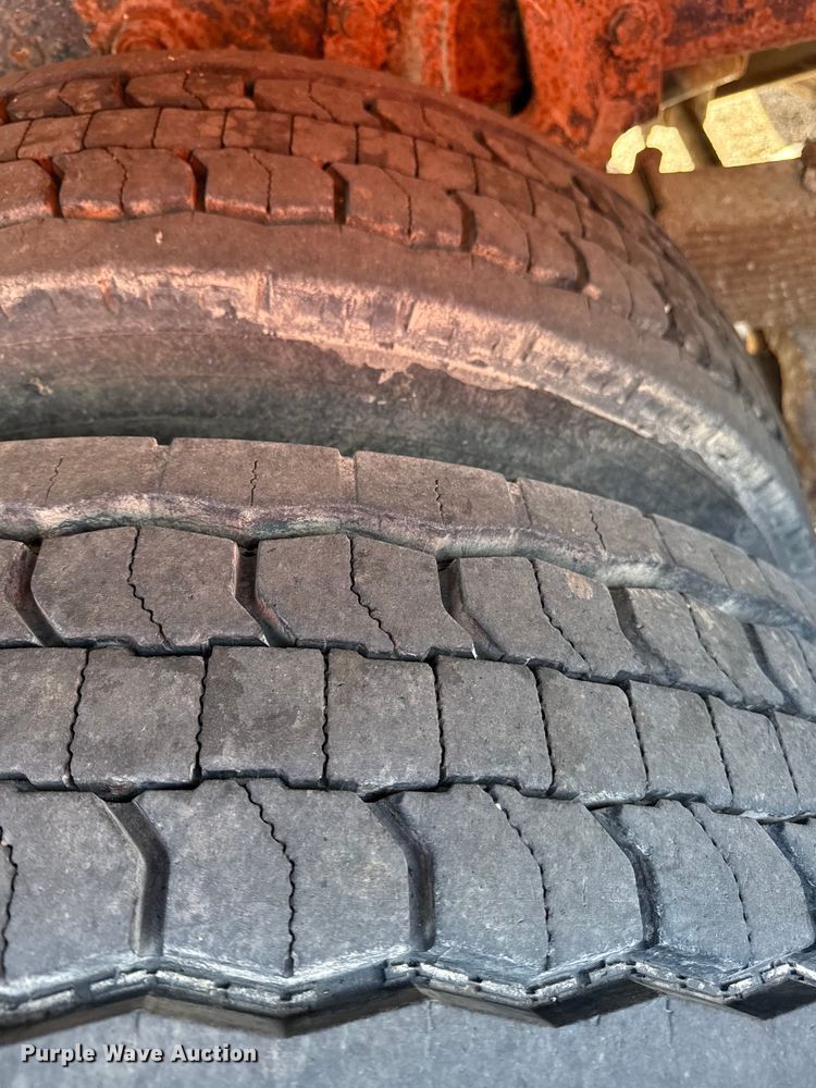 image for item DZ4284 1999 International 4900 dump truck