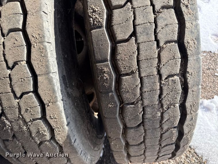 image for item DZ4284 1999 International 4900 dump truck