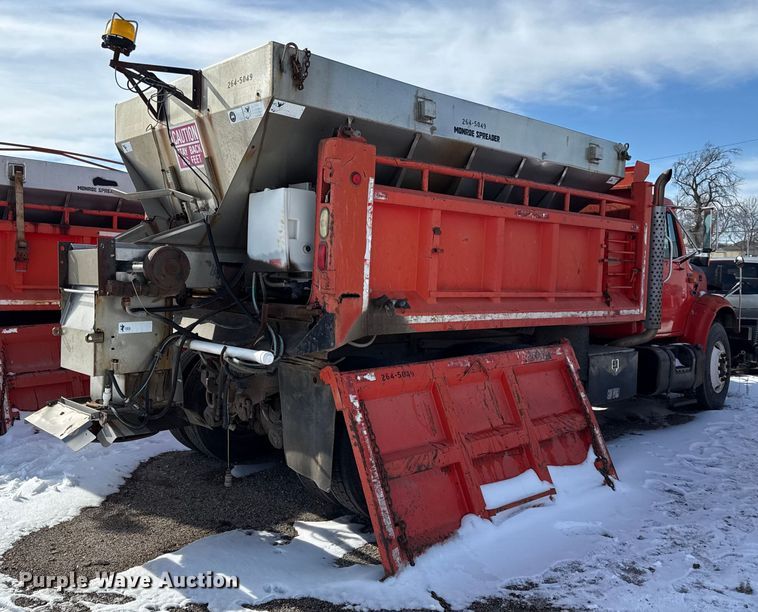 image for item DZ4285 1999 International 4900 dump truck