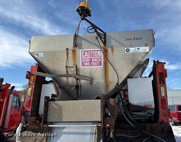 image for item DZ4285 1999 International 4900 dump truck