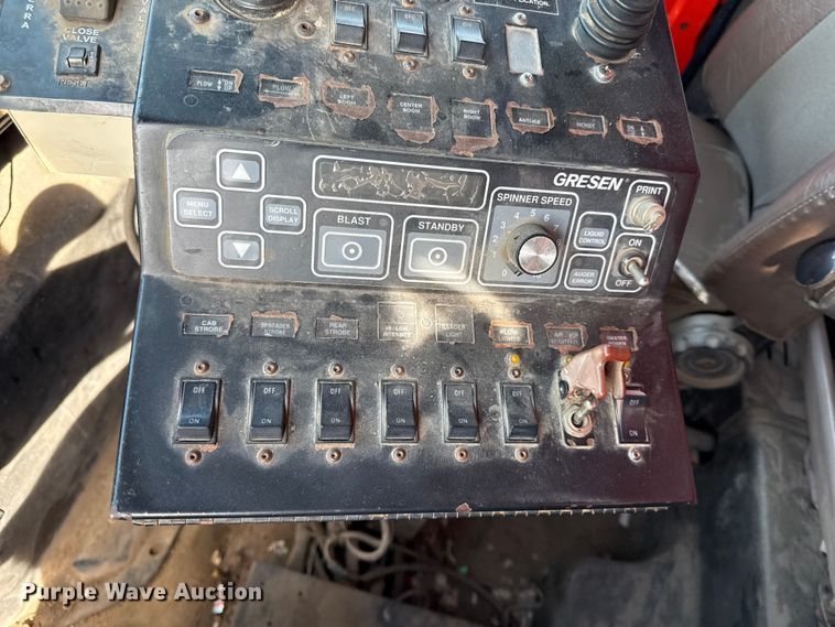 image for item DZ4285 1999 International 4900 dump truck