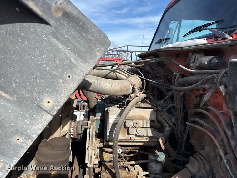 image for item DZ4285 1999 International 4900 dump truck