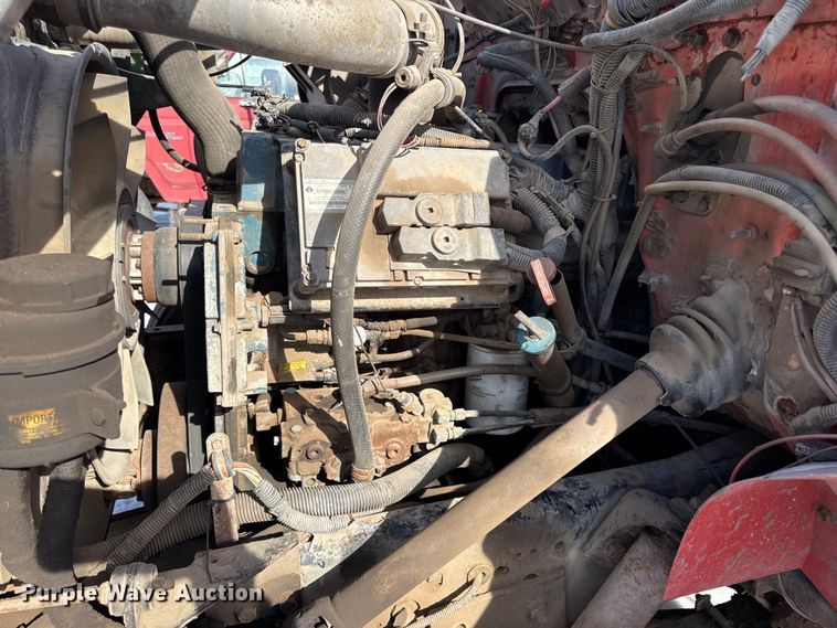 image for item DZ4285 1999 International 4900 dump truck