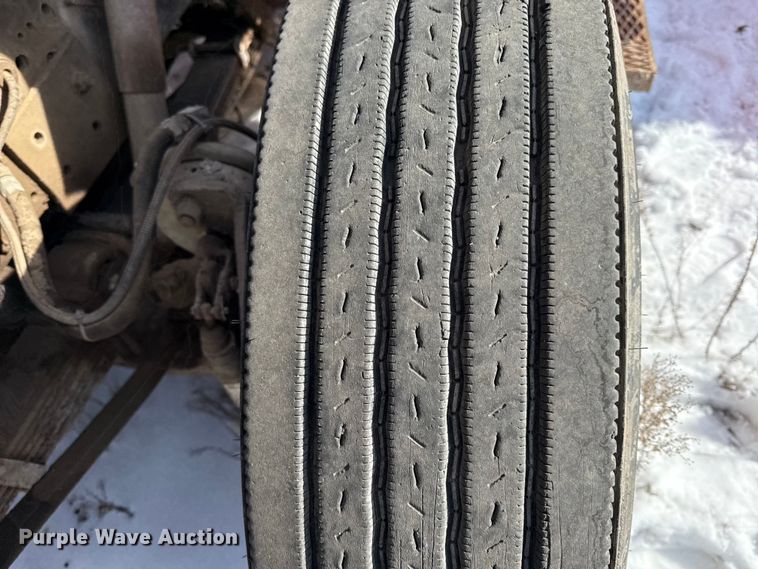 image for item DZ4285 1999 International 4900 dump truck