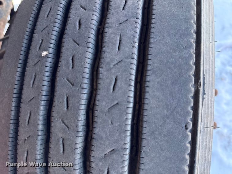 image for item DZ4285 1999 International 4900 dump truck