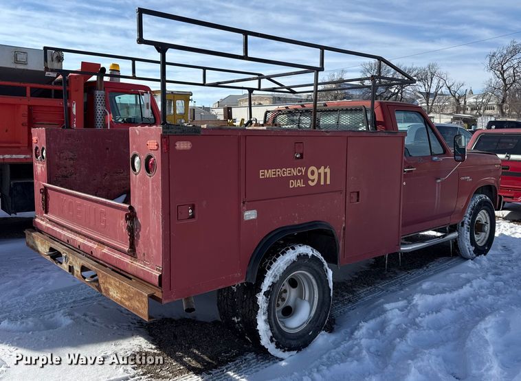 image for item DZ4286 1981 Ford F350 utility bed pickup truck